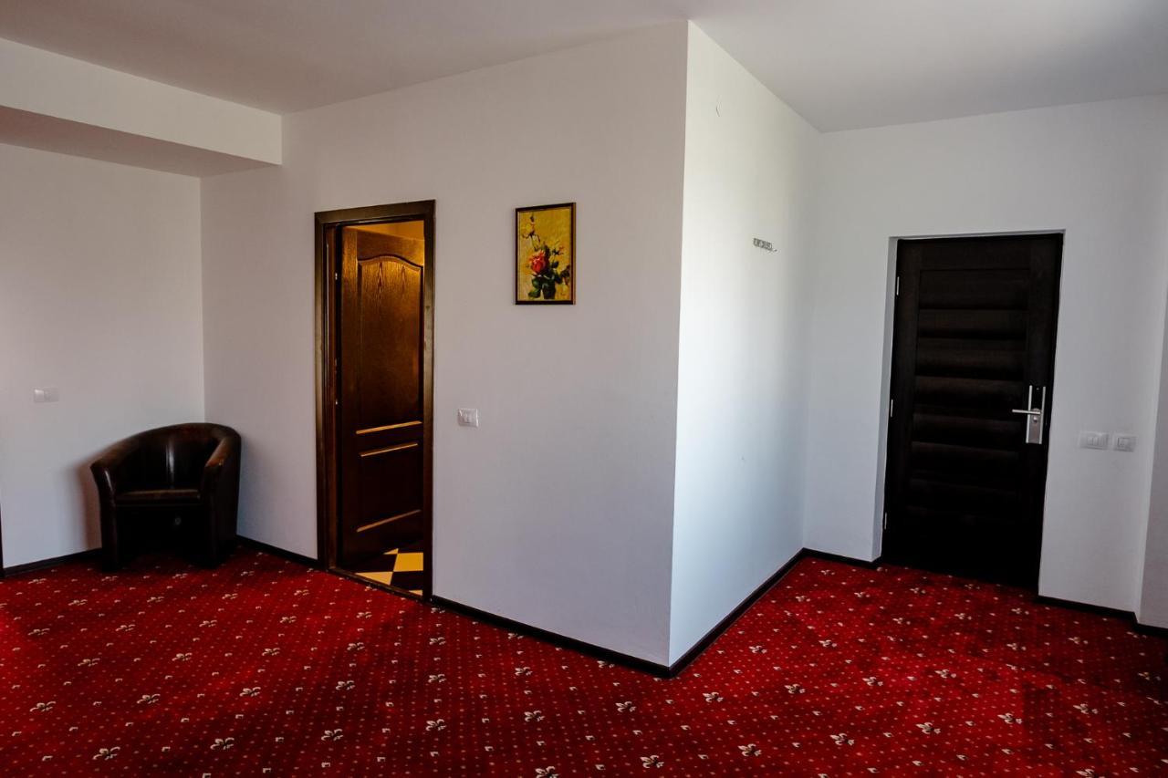 Pensiunea Vialux Bacau Exterior photo